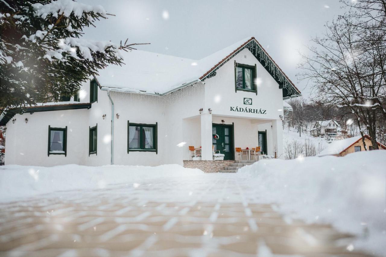 Bed and Breakfast Kadarhaz Vlahita Exterior foto