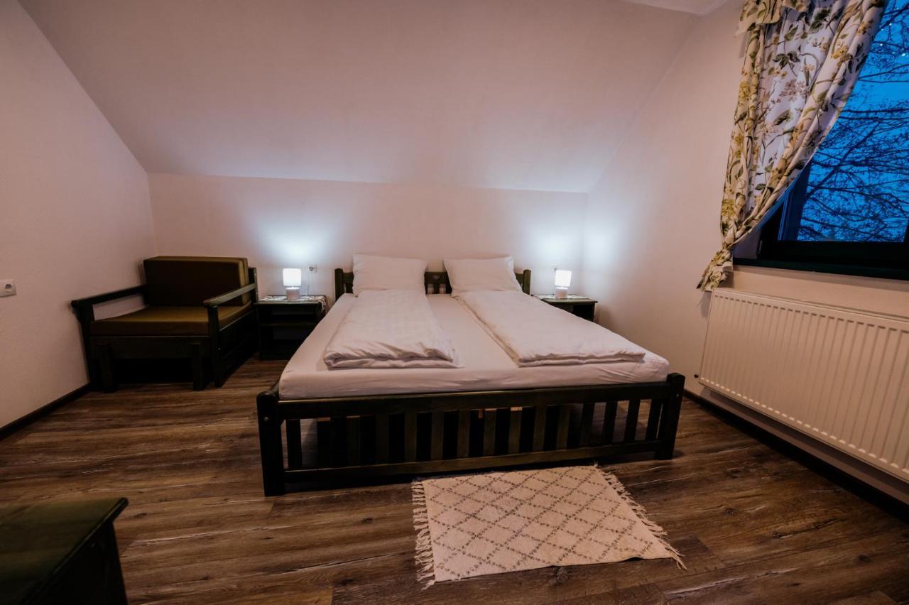 Bed and Breakfast Kadarhaz Vlahita Exterior foto