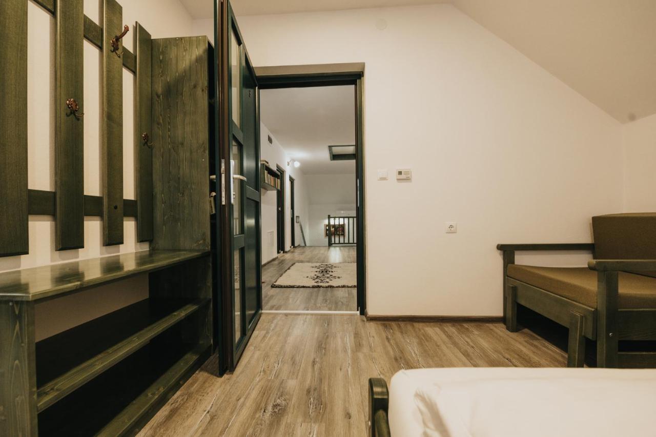 Bed and Breakfast Kadarhaz Vlahita Exterior foto